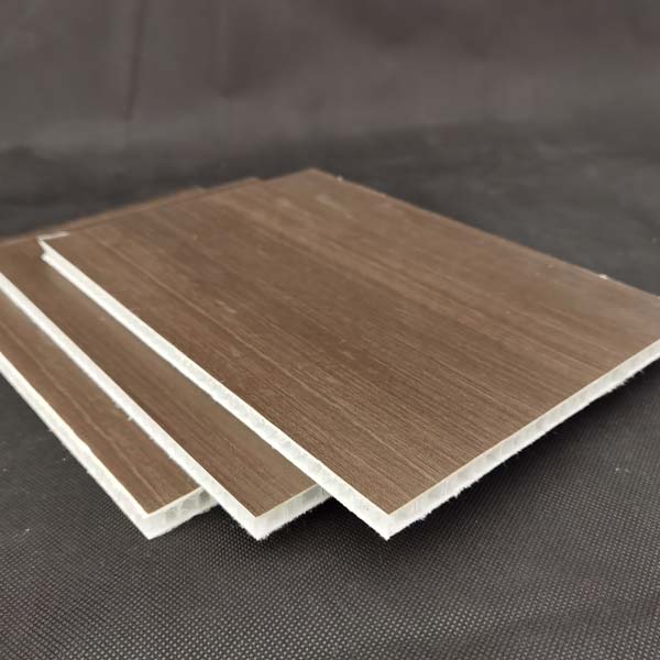 使用(yòng)cfrt纖維增強複(fu)合材料的優(you)勢：具有高強(qiáng)度和抗疲勞(lao)性